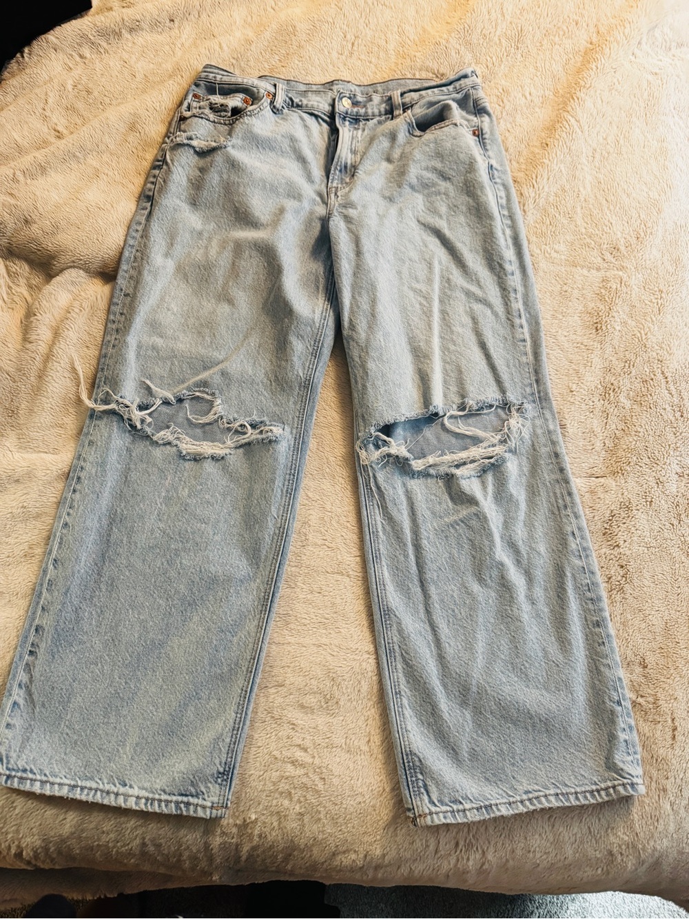American Eagle Light Blue Ripped Wide-Leg Women's Jeans